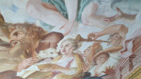 Ausschnitte des formvollendeten, künstlerisch wertvollen Hauptdeckenfreskos „Geburt Christi“ im Langhaus/Kirchenschiff 